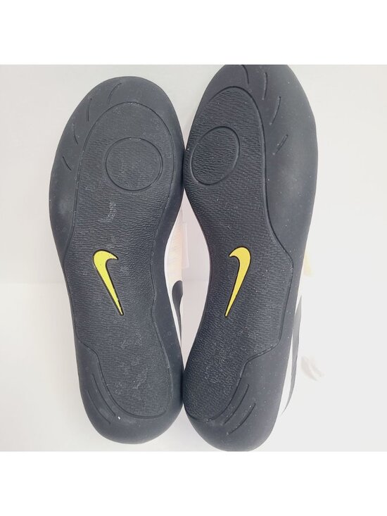 Athletic_Shoes